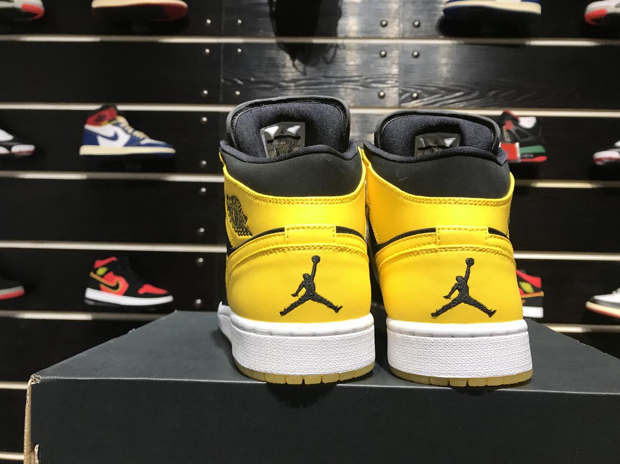 Nike air jordan 1 mid new love best sale