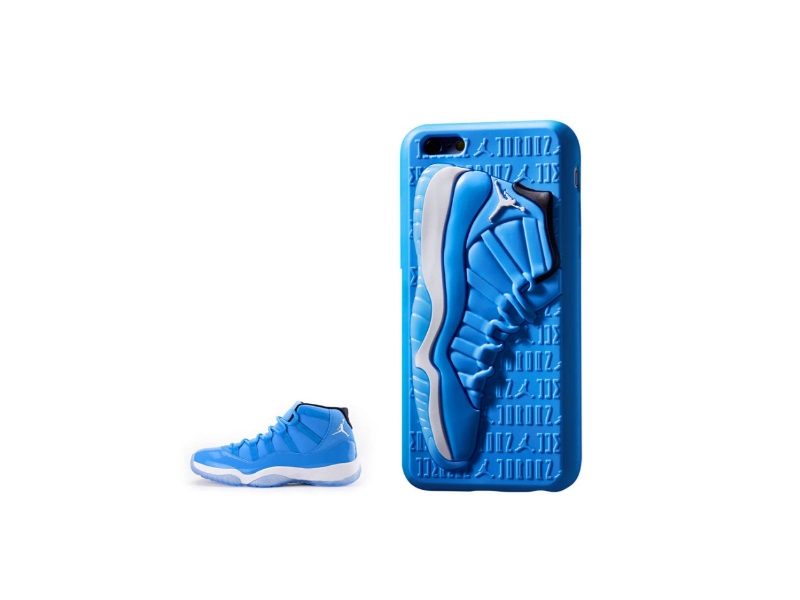 Чехол Air Jordan 12 на iPhone синий