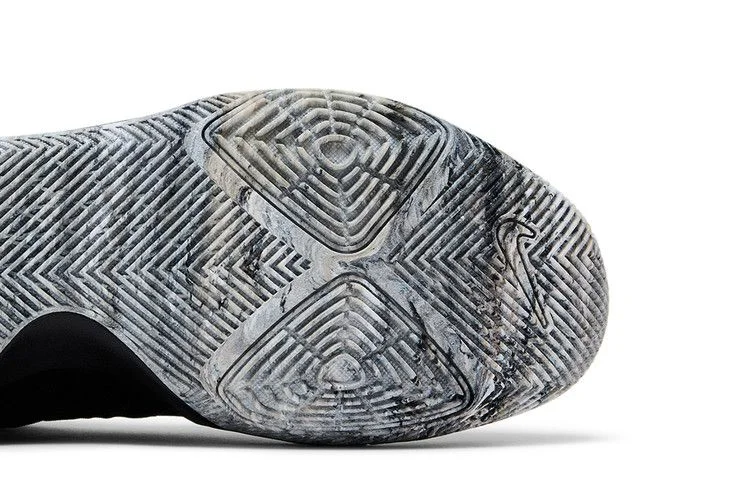 Кроссовки Nike Kyrie 3 'BHM'