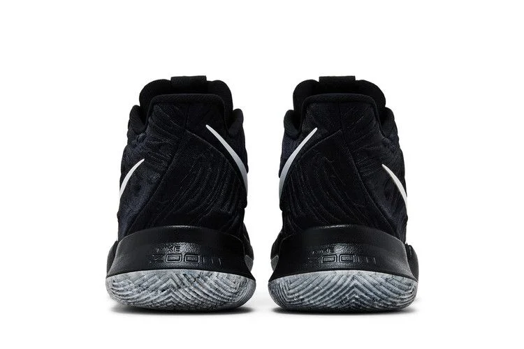 Кроссовки Nike Kyrie 3 'BHM'