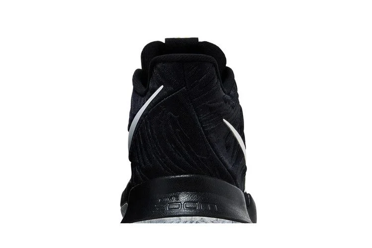 Кроссовки Nike Kyrie 3 'BHM'