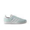 <h2>Заказать поиск кроссовок adidas Gazelle Ice Mint с бесплатной доставкой.</h2>
Кеды с классическими поперечными тремя полосками белого цвета на фоне мятной замшевой основы. Модель adidas Gazelle имеет огромную массу фанатов, начиная с 1991 года. Мягкий замшевый верх оформлен перфорированным рисунком и зубчатым знаком 