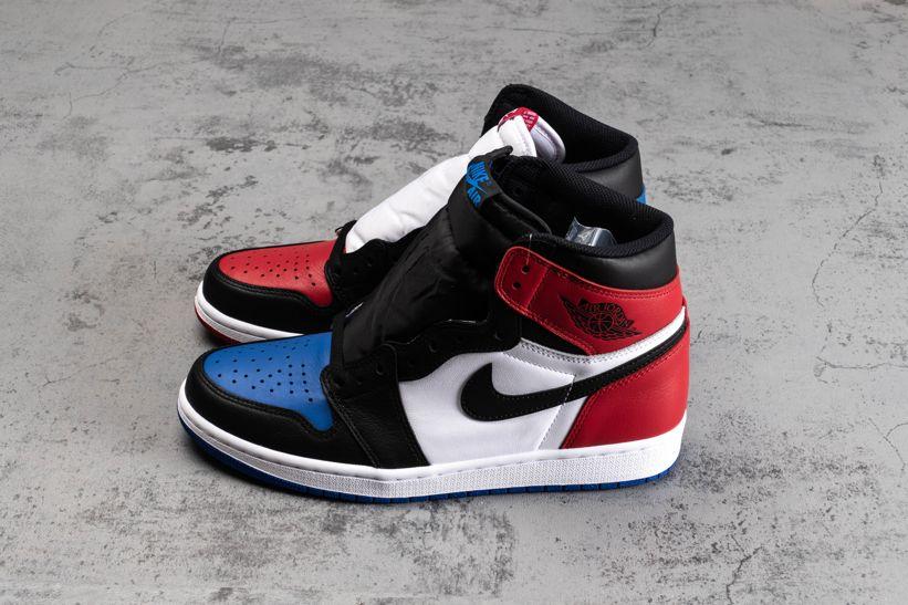 Air Jordan 1 Retro High OG Top 3 555088 026