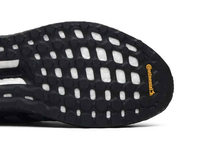 Кроссовки A Bathing Ape x adidas UltraBoost 4.0 'Black Camo'