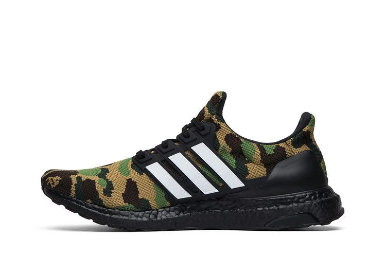 Кроссовки A Bathing Ape x adidas UltraBoost 4.0 'Green Camo'