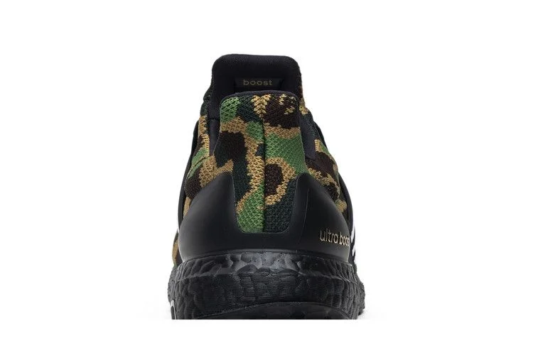 Кроссовки A Bathing Ape x adidas UltraBoost 4.0 'Green Camo'