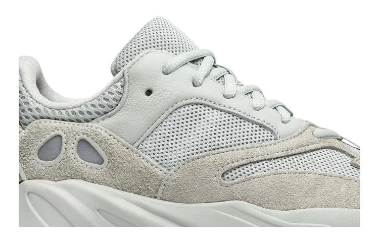 Кроссовки adidas Yeezy Boost 700 'Salt'