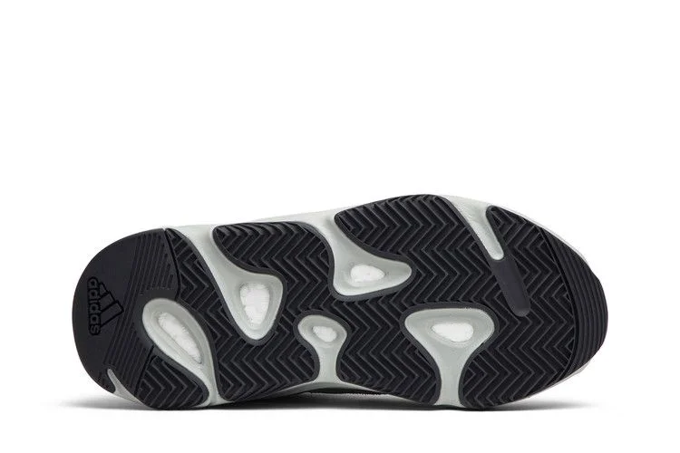 Кроссовки adidas Yeezy Boost 700 'Salt'