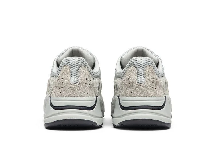 Кроссовки adidas Yeezy Boost 700 'Salt'