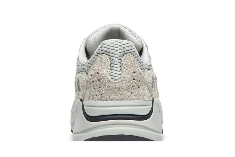 Кроссовки adidas Yeezy Boost 700 'Salt'