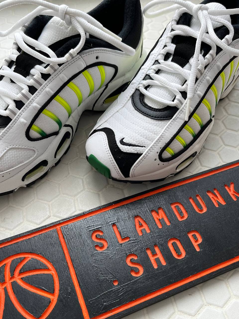 Air max tailwind 4 white volt best sale