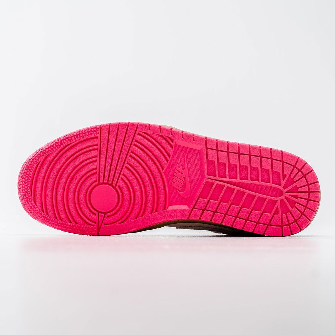 Кроссовки Jordan 1 Low Sneaker Politics