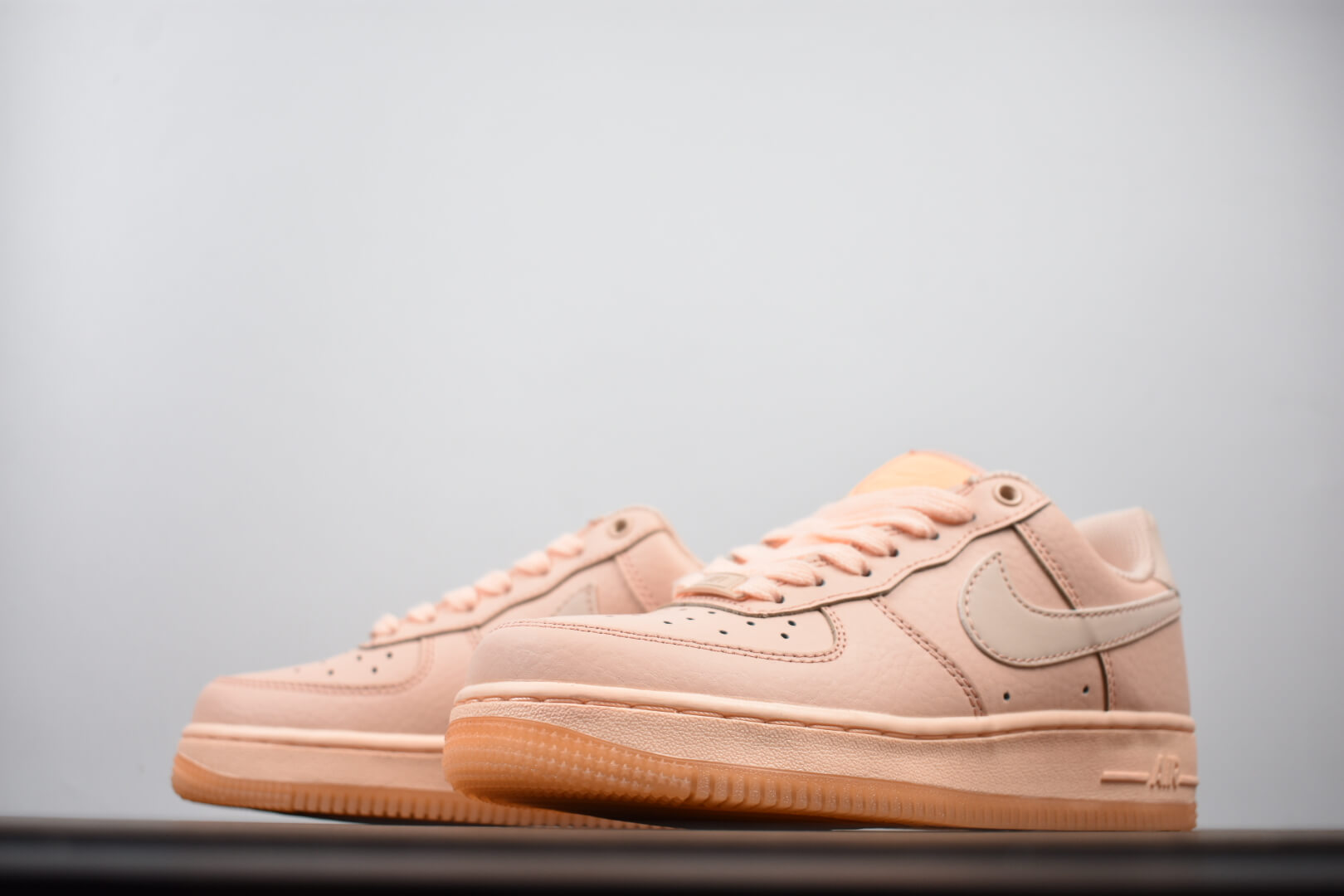 Кроссовки Wmns Nike Air Force 1 Orange Pulse