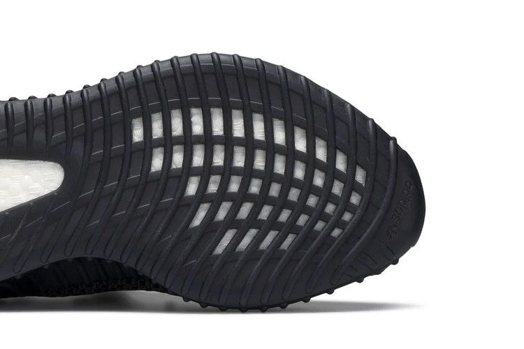 Кроссовки adidas Yeezy Boost 350 V2 'Black Non-Reflective'