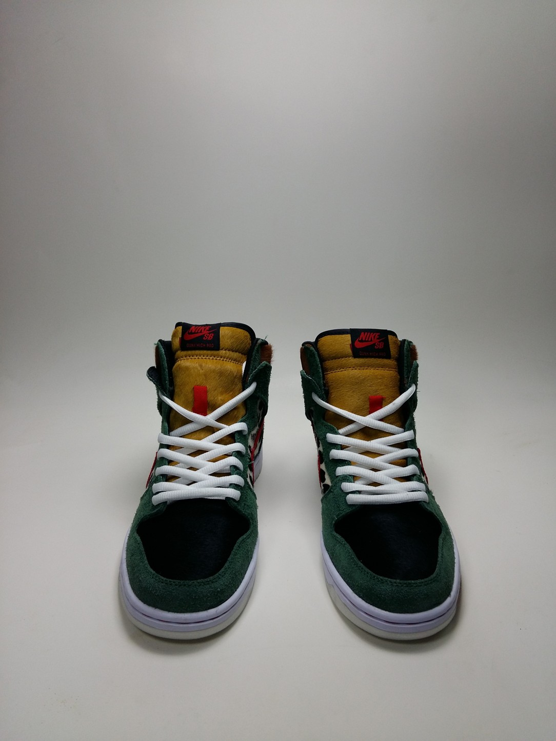 Nike SB Dunk High Dog Walker BQ6827 300