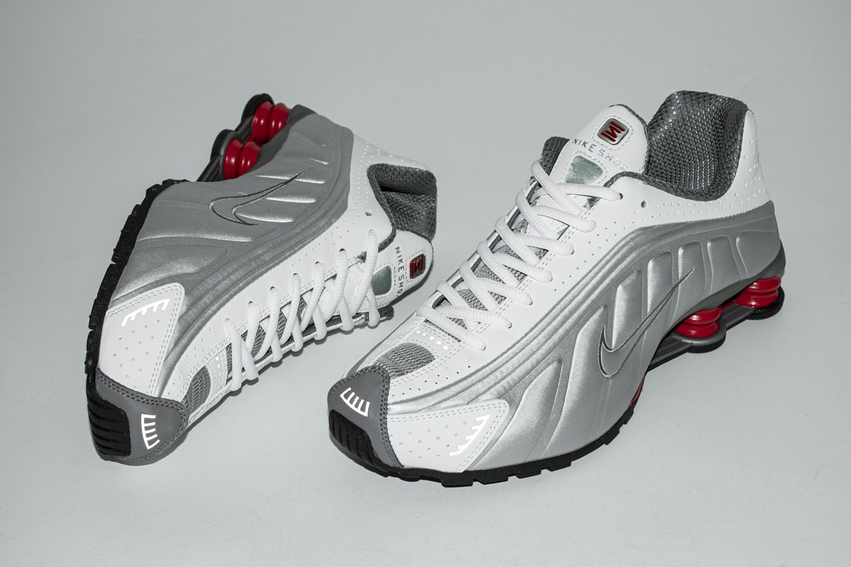 Nike shox r4 2018 hotsell