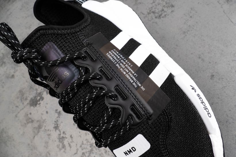 Кроссовки adidas NMD R1 V2 Black White