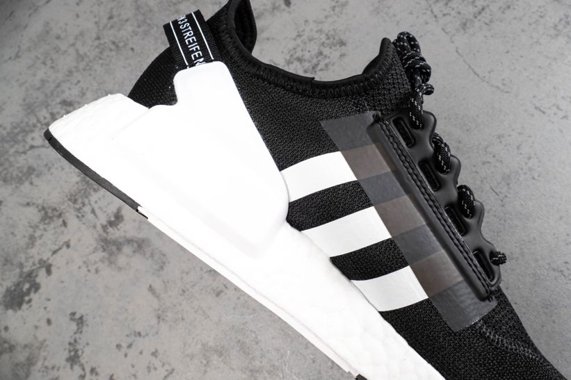 Кроссовки adidas NMD R1 V2 Black White
