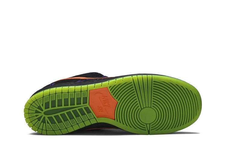 Кроссовки Nike Dunk Low SB 'Night of Mischief'