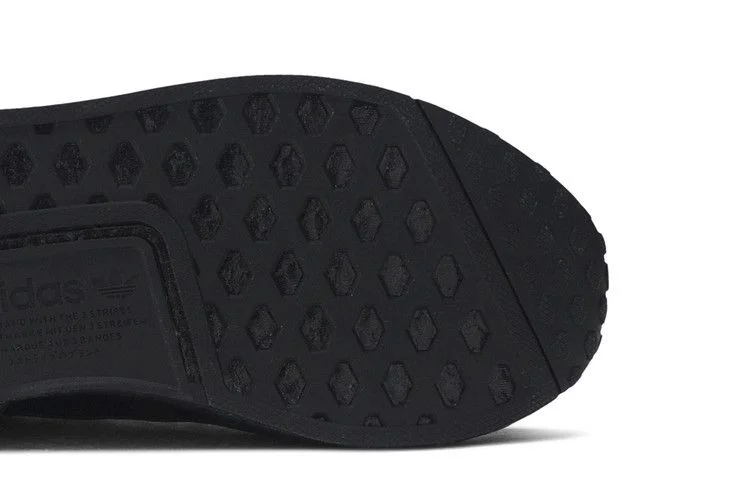 Кроссовки Adidas NMD_R1 V2 'Triple Black'