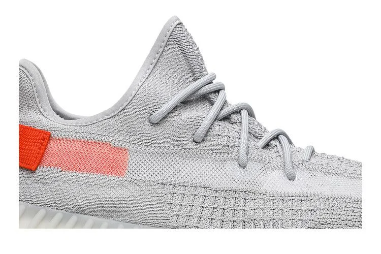 Кроссовки adidas Yeezy Boost 350 V2 'Tail Light'