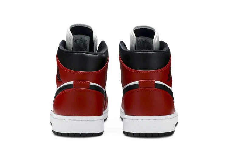 Кроссовки Air Jordan 1 Mid 'Chicago Black Toe'