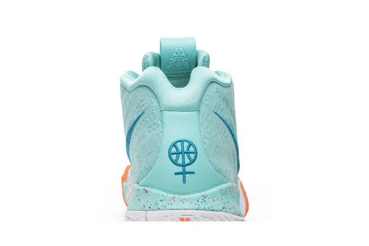 Кроссовки Nike Kyrie 4 'Power is Female'