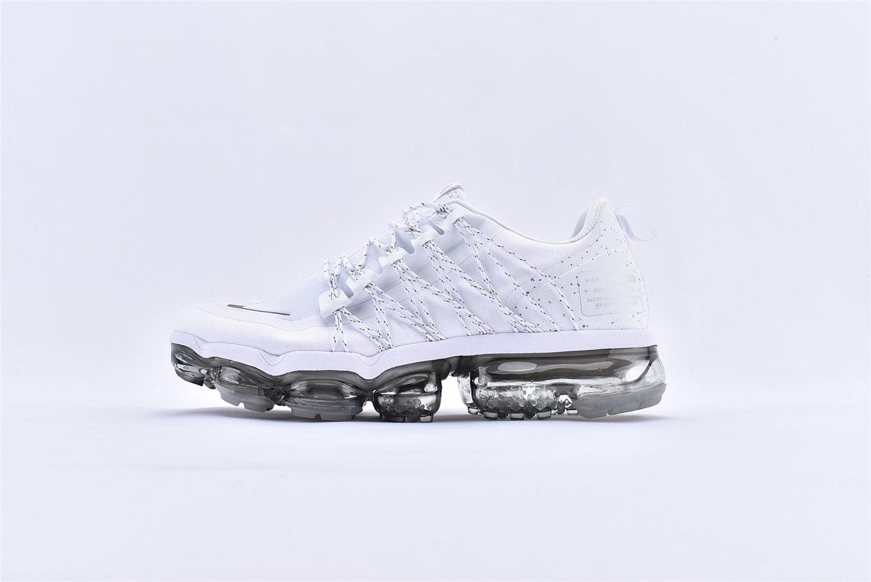 All white vapormax utility hotsell