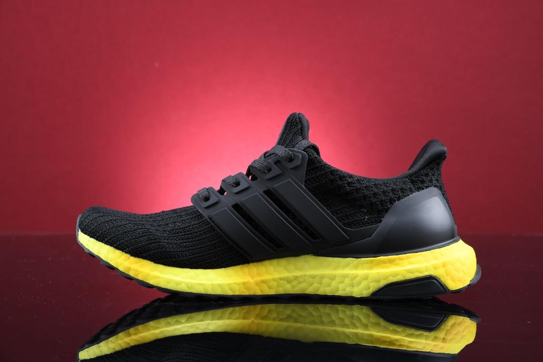 Кроссовки adidas Ultra Boost Colored Sole Yellow