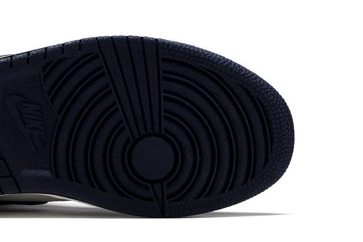 Кроссовки Air Jordan 1 Retro High OG 'Obsidian'