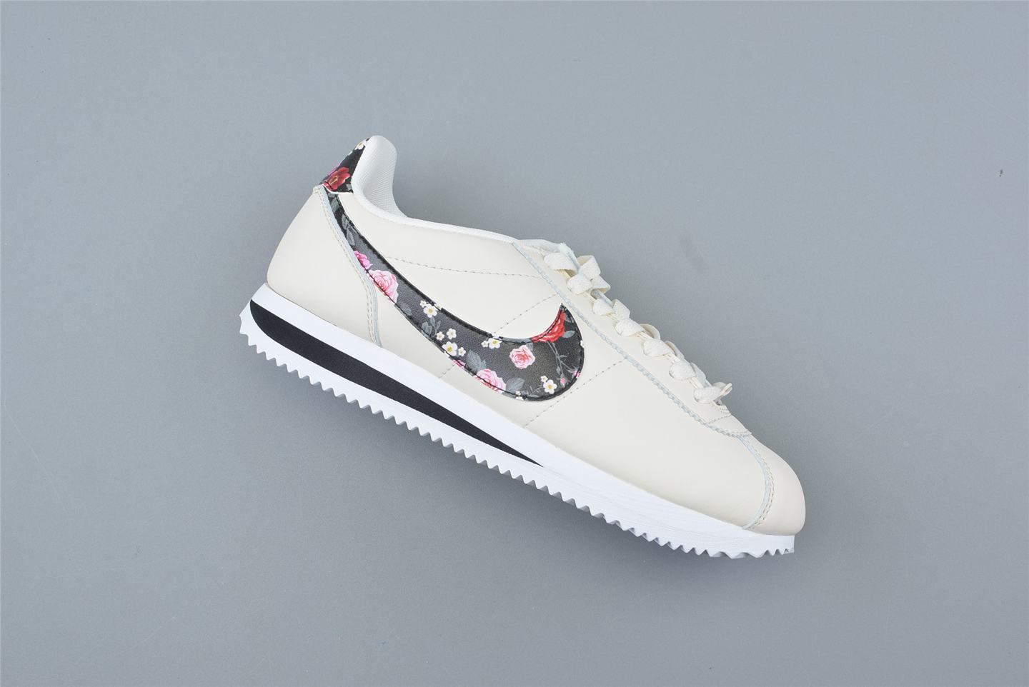 Nike cortez pale ivory deals
