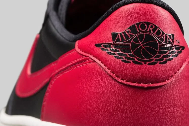 Кроссовки Air Jordan 1 Retro Low OG GS 'Bred'