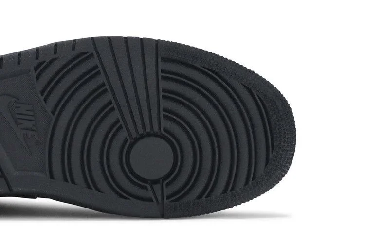 Кроссовки Air Jordan 1 Retro Low 'Triple Black'