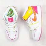 Заказать поиск кроссовок Air Jordan 1 Mid SE GS Edge Glow