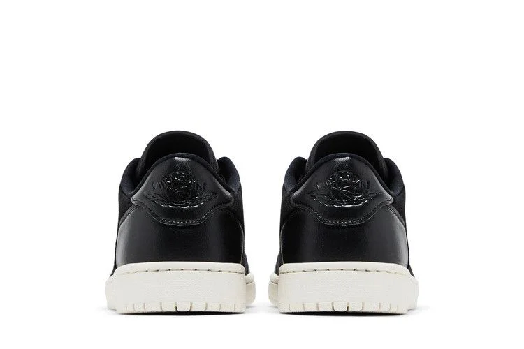 Кроссовки Wmns Air Jordan 1 Retro Low NS 'Black'