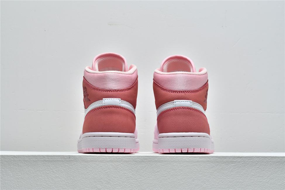 Кроссовки Wmns Air Jordan 1 Mid Digital Pink