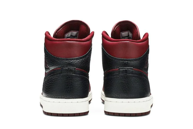 Кроссовки Air Jordan 1 Mid 'Reverse Banned'