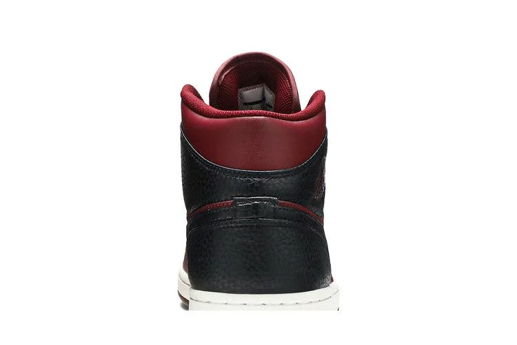 Кроссовки Air Jordan 1 Mid 'Reverse Banned'