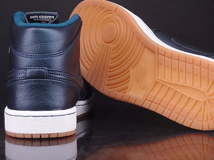 Кроссовки Air Jordan 1 Mid Nouveau 'Space Blue'