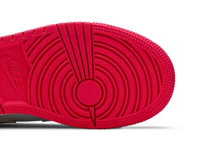 Кроссовки Air Jordan 1 Retro Mid GS 'Hyper Pink'