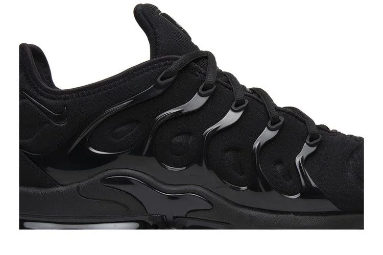 Кроссовки Nike Air VaporMax Plus 'Triple Black'