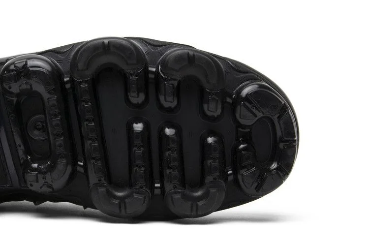 Кроссовки Nike Air VaporMax Plus 'Triple Black'