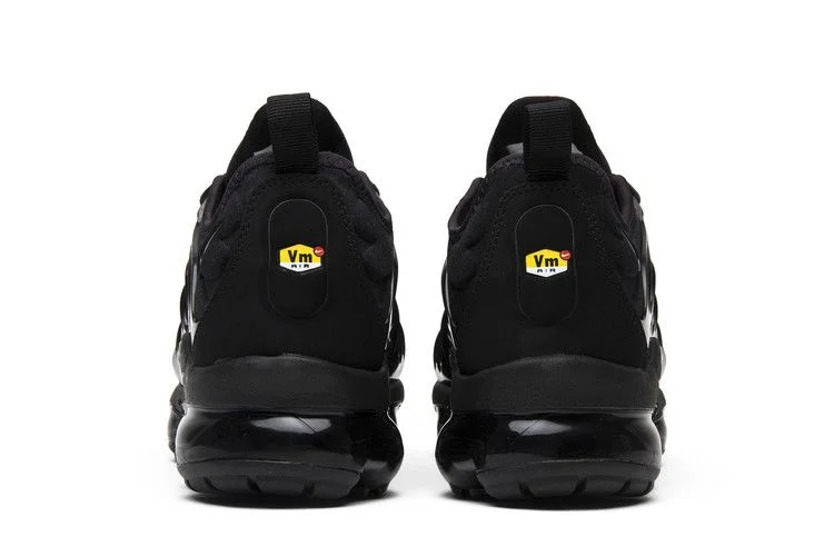 Кроссовки Nike Air VaporMax Plus 'Triple Black'