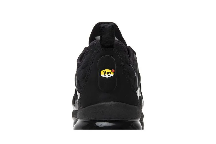Кроссовки Nike Air VaporMax Plus 'Triple Black'