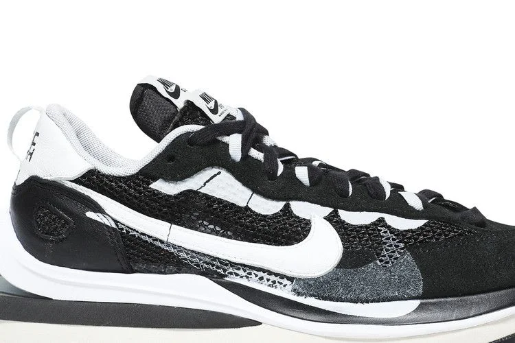 Кроссовки sacai x Nike VaporWaffle 'Black White'