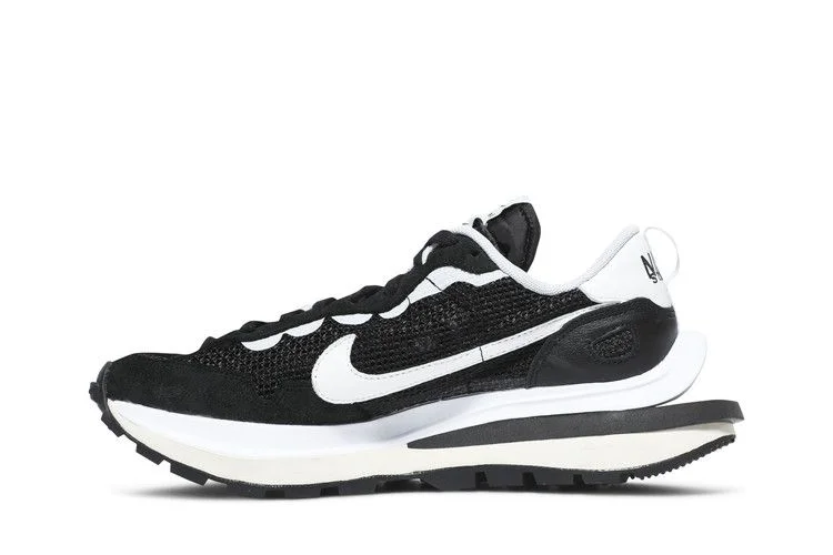 Кроссовки sacai x Nike VaporWaffle 'Black White'