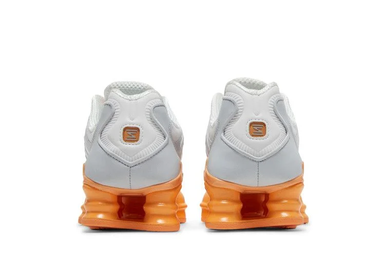 Кроссовки Nike Wmns Shox TL 'Platinum Orange'