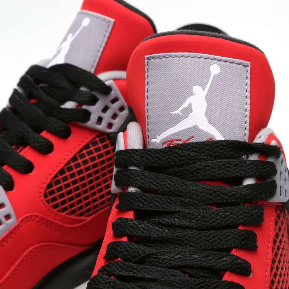 Кроссовки Air Jordan 4 Retro Toro Bravo