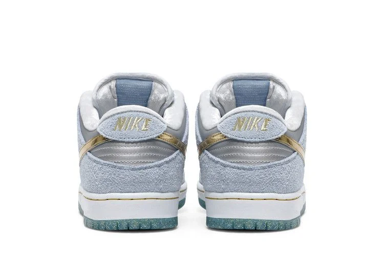 Кроссовки Sean Cliver x Nike Dunk Low SB 'Holiday Special'