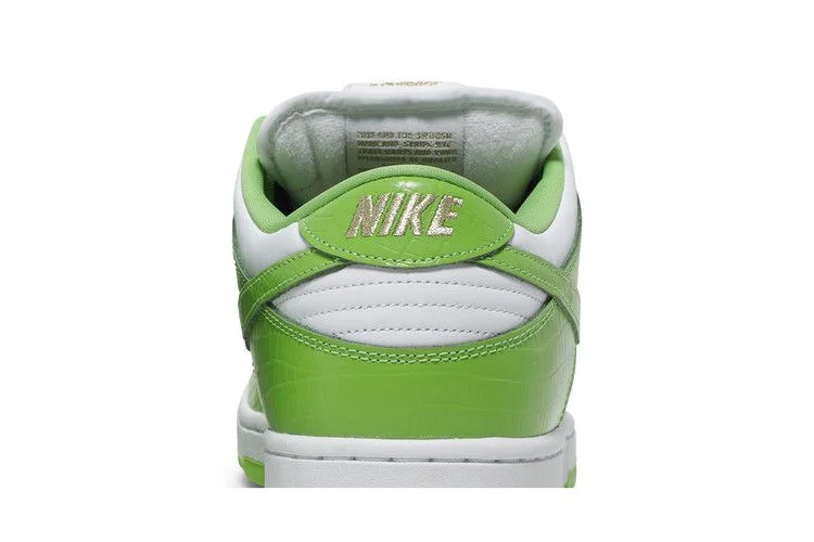 Кроссовки Supreme x Nike Dunk Low OG SB QS 'Mean Green'